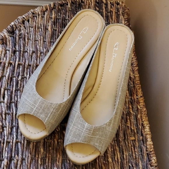 Daysie by Chinese Laundry slipon wedge - 10 - Picture 3 of 11